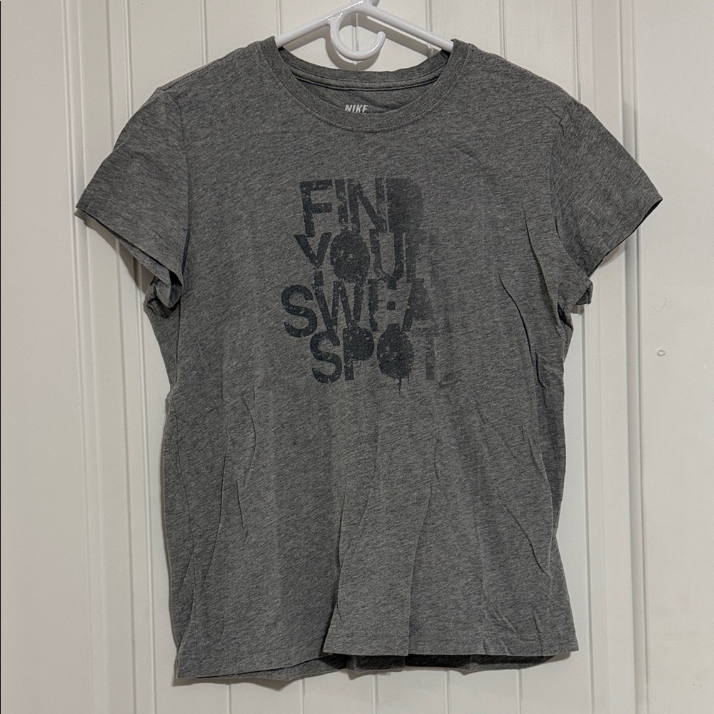 Nike Heather Gray Graphic Short Sleeve Tee